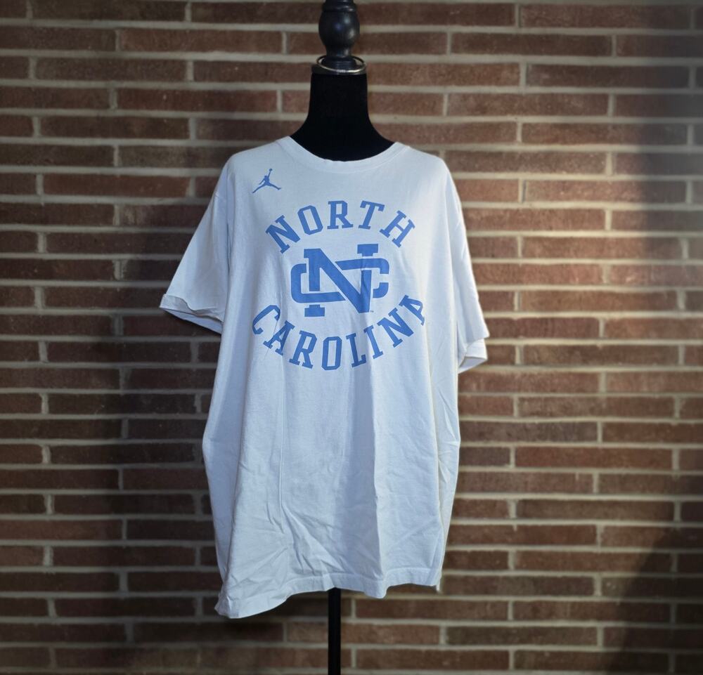 Nike Jordan UNC Tar Heels Spellout Logo T-Shirt White Men's XXL